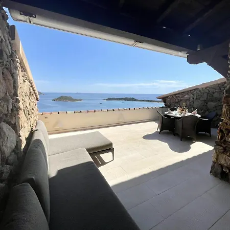 San Teodoro Punta Est Fantastico Trilocale Vista Mare Apartment