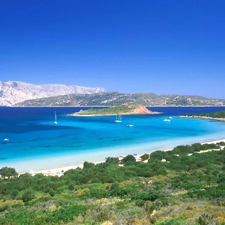 San Teodoro Punta Est Fantastico Trilocale Vista Mare Διαμέρισμα *