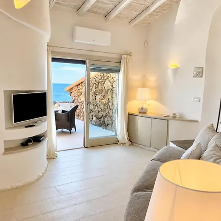 Punta Est - Trilo Alloro Vista Mare & Relax Apartment *