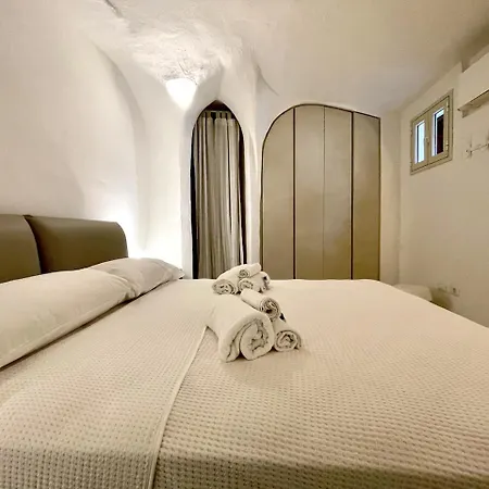 Punta Est - Trilo Alloro Vista Mare & Relax Apartment *